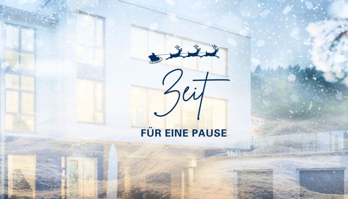 Schriftzug "Zeit für eine Pause" vor einem Bild des Firmengebäudes
