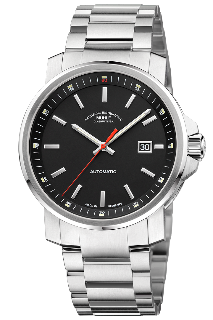 Frontalansicht der Herrenarmbanduhr 29er Big mit schwarzem Zifferblatt und Rehaut im silbernen Gehäuse am Metallband