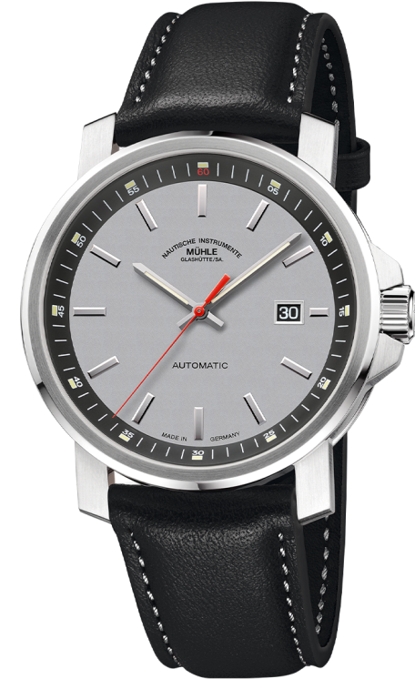 29er Big: Front view of a wristwatch with a gray dial and dark gray flange, silver case on a black leather strap.