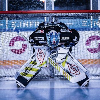 Torhüter der Dresdner Eislöwen, Danny aus den Birken, © Mick Winkler