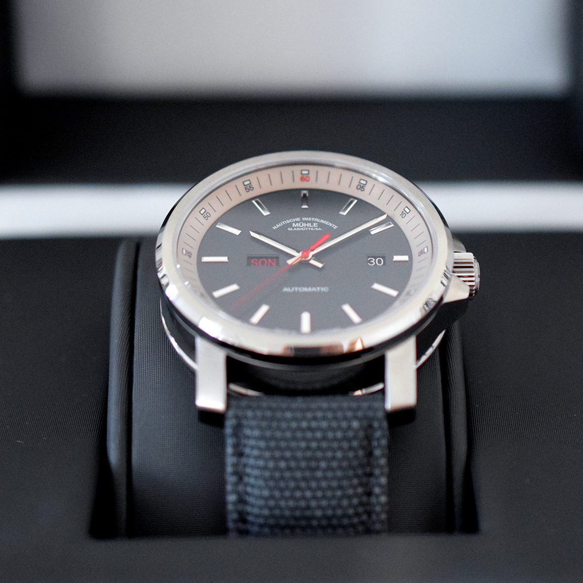 29er Day/Date sporty stainless steel bracelet Mühle-Glashütte