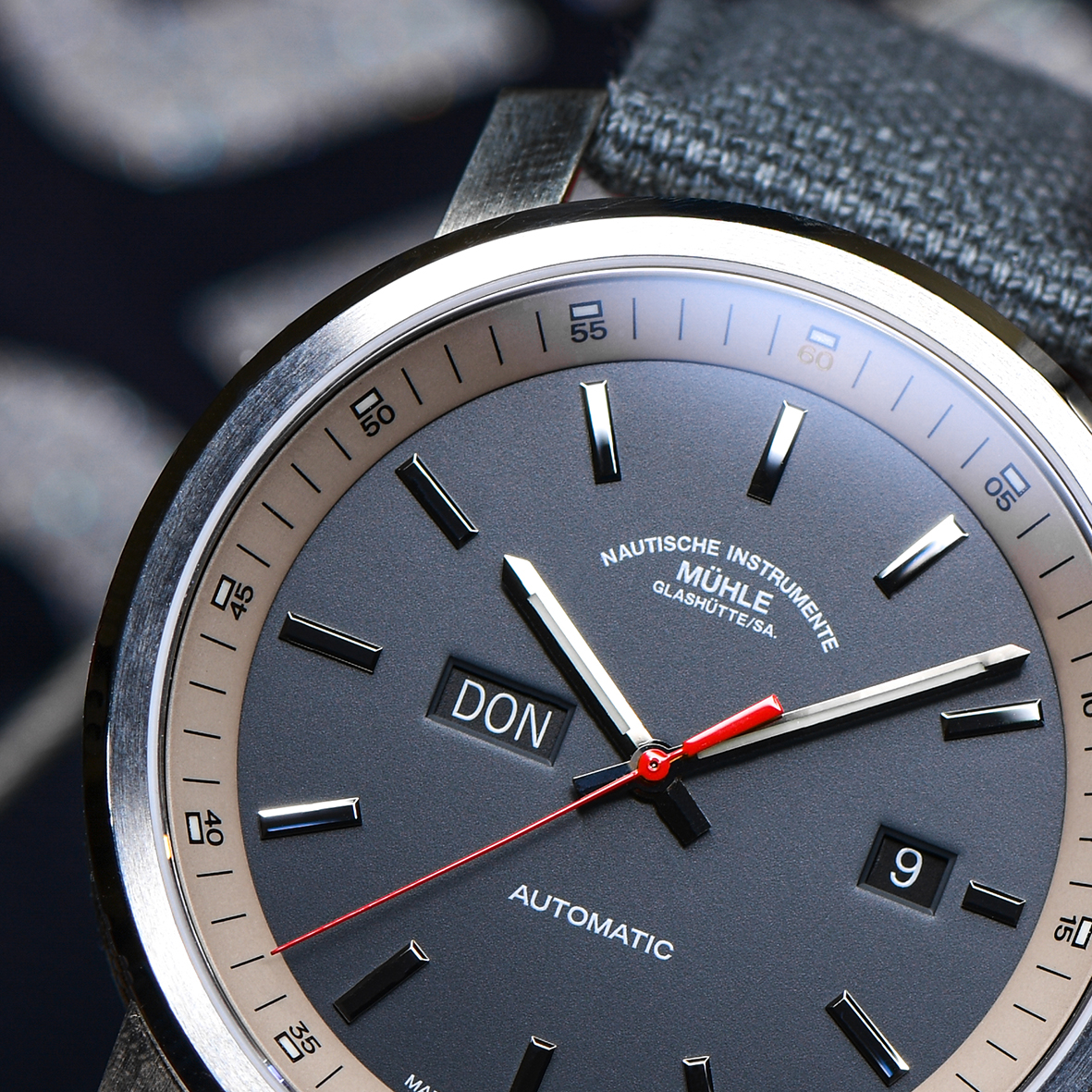 M Watch Uhr Mit Tag Und Datum 29er Tag/Datum Sportlich Mit