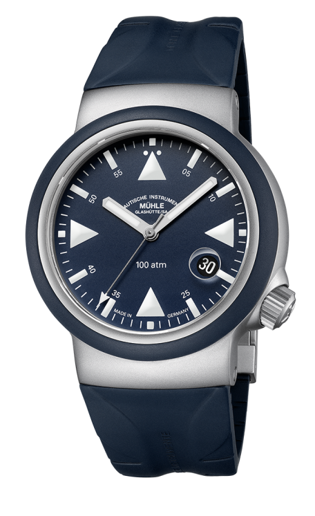 Frontansicht S.A.R. Rescue-Timer Nautikblau. Dreizeigeruhr mit nautikblauem Zifferblatt an blauem Kautschukband.