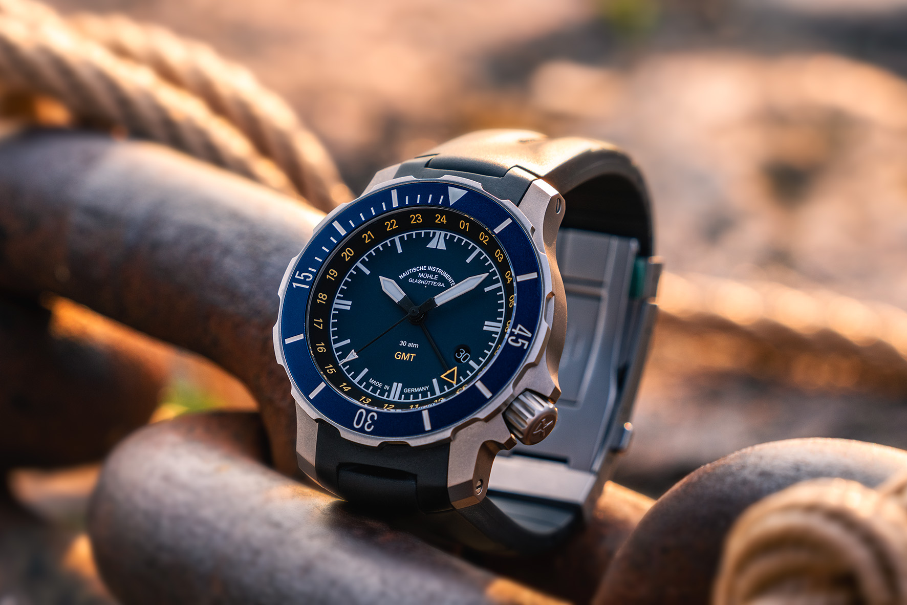 Seebataillion GMT auf Ankerkette und Tauen