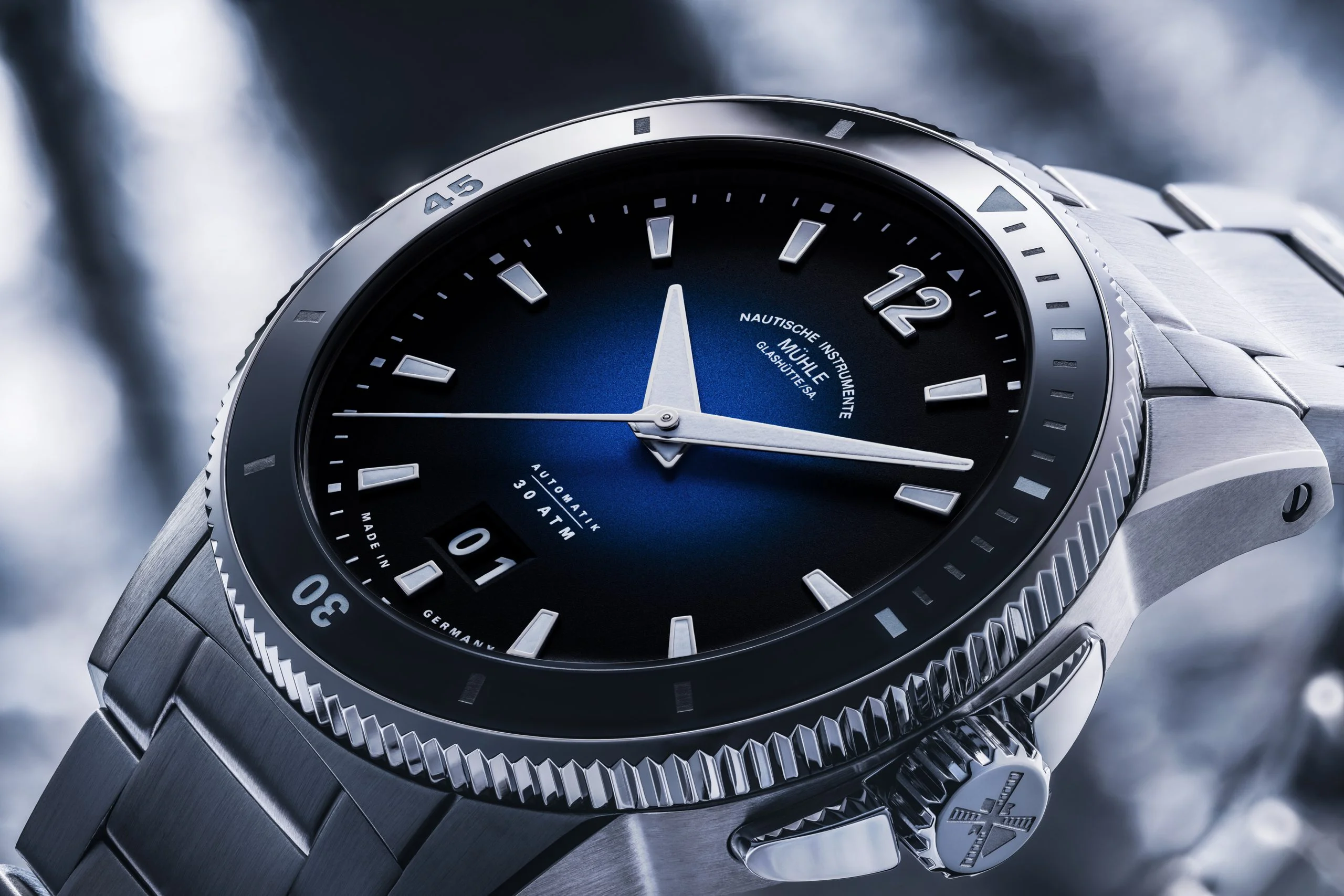 Mühle Glashütte 自動巻き時計 ネイビー　マーク12 Sportivo Big Date | Mühle-Glashütte