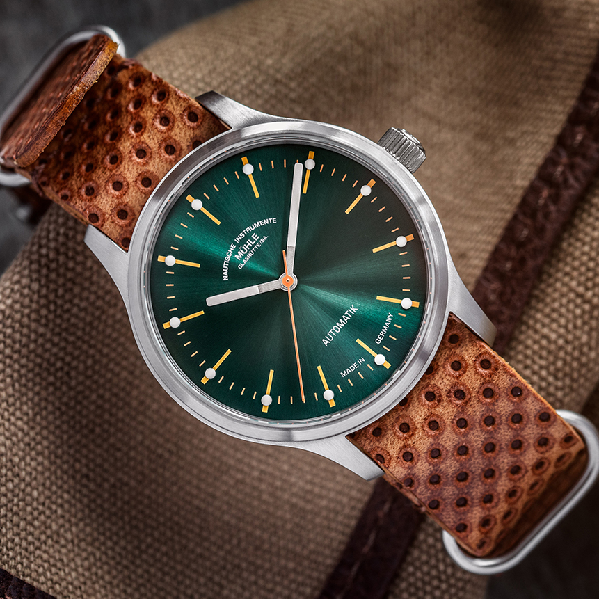 Panova Green stylish watch with Milanese strap Muhle Glashutte