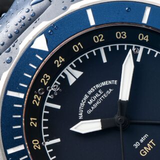 Detailansicht GMT-Rehaut und Doppelindize bei 12 Uhr von Seebataillion GMT