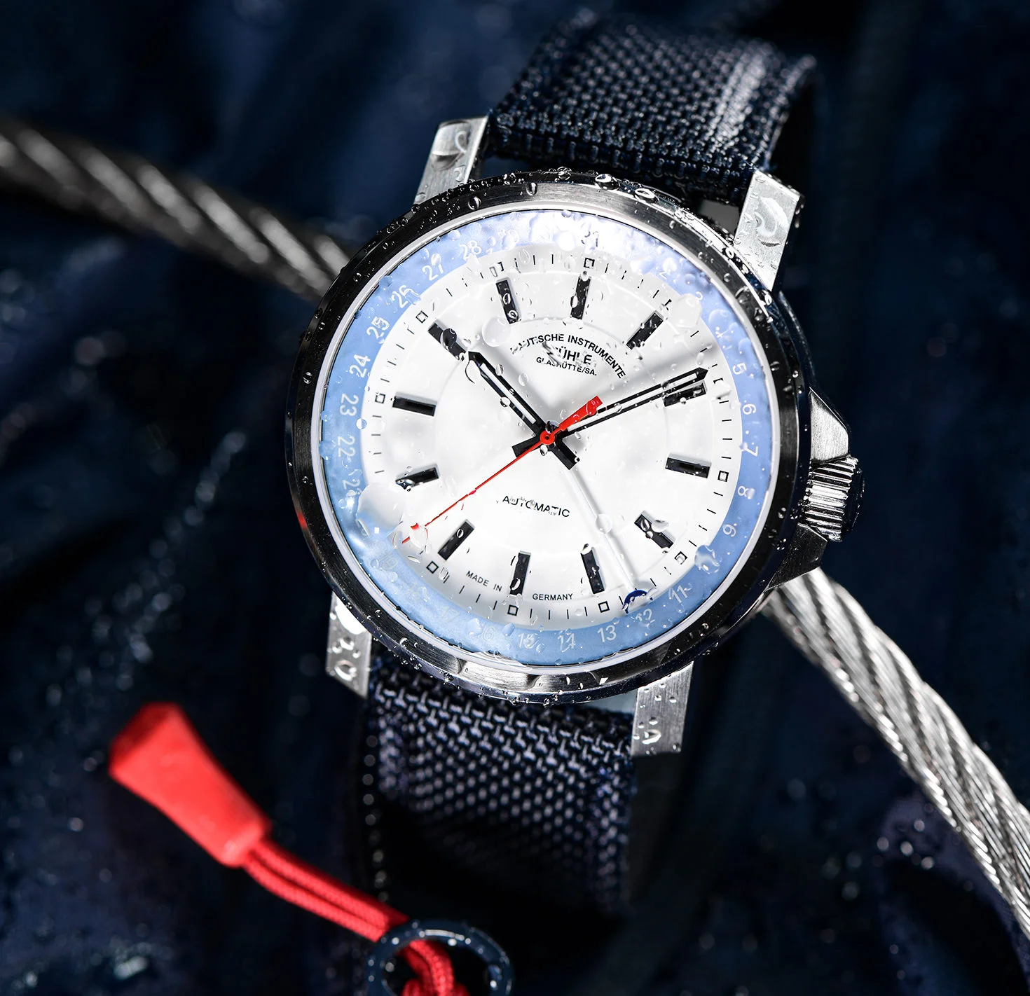 29 hand date & canvas | Typically nautical | Mühle-Glashütte